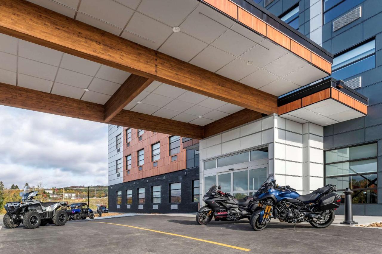 Quality Hotel & Conference Centre Эдмундстон Экстерьер фото