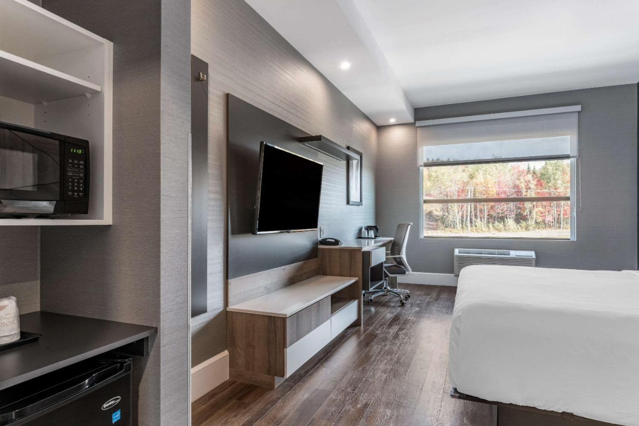 Quality Hotel & Conference Centre Эдмундстон Экстерьер фото